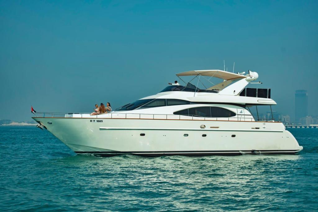 AZIMUT 80FT Front