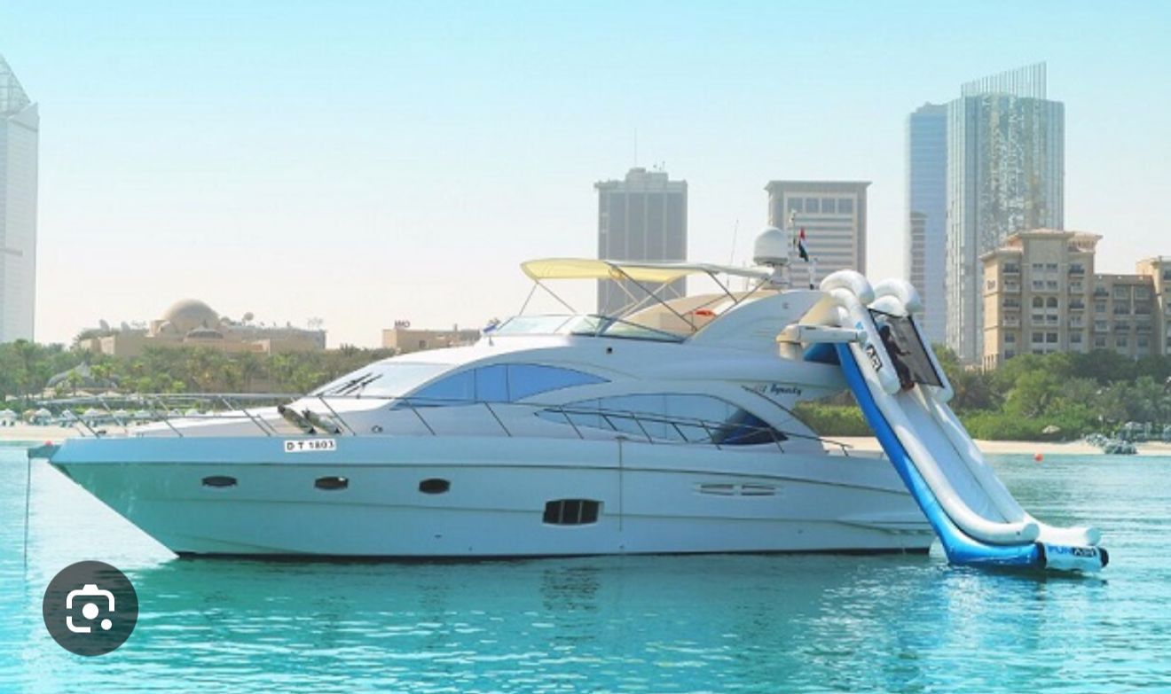 MAJESTY 56FT Front